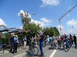 Bernhard Birnfeld umreißt die Vorzüge des Radfahrens und lobt den Dormitzer Rat zum Tempo 30-Antrag, Foto: Karin Weber