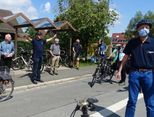 Nach 1-mal hin und her durch Dormitz: Veranstalter ADFC, Gerhard Krahl, schließt die Veranstaltung mit Dank an Teilnehmer, Polizei und Mitveranstalter, Foto: Karin Weber