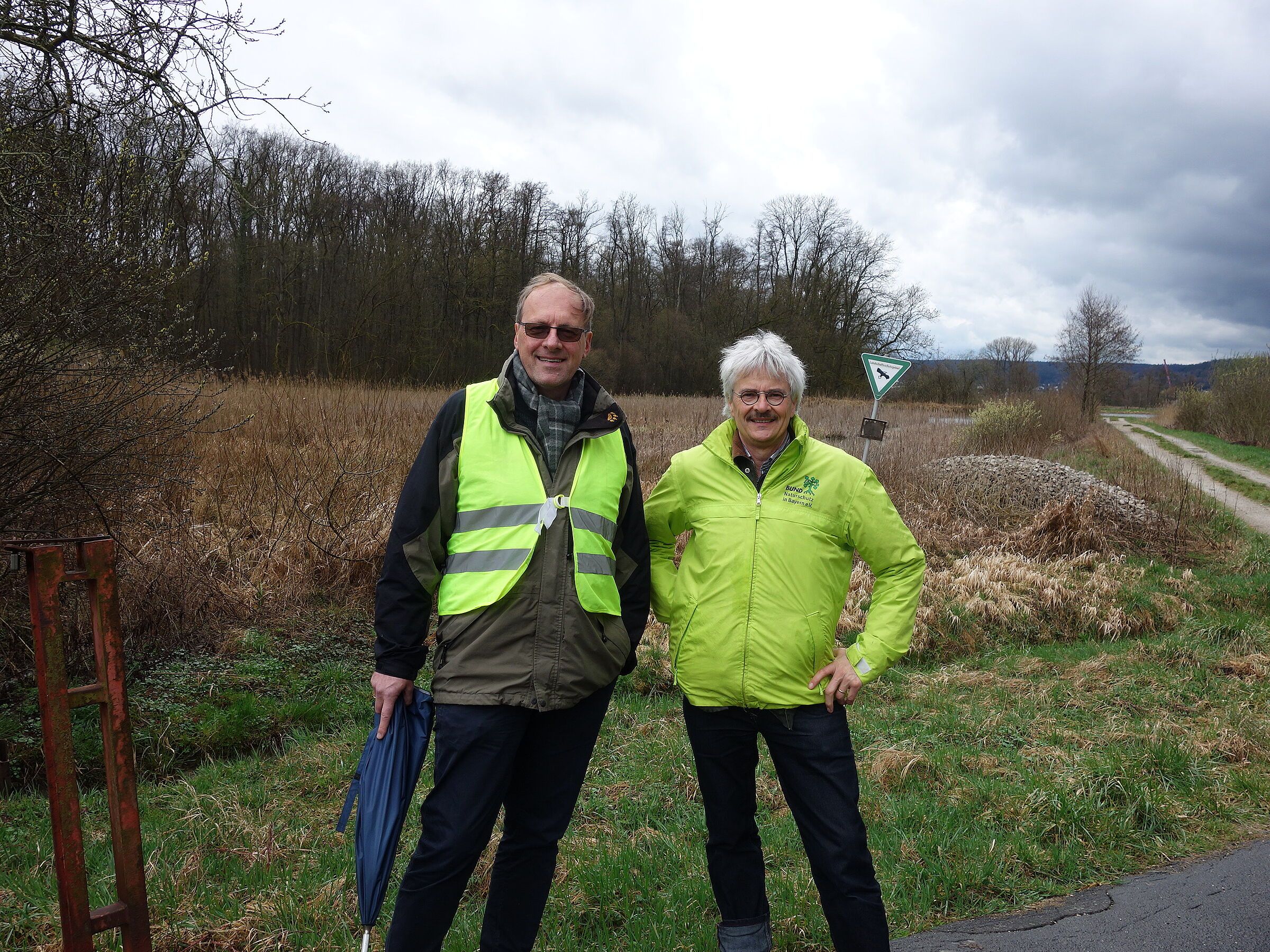 Richard Mergner und Ulrich Buchholz am Örtelbergweiher