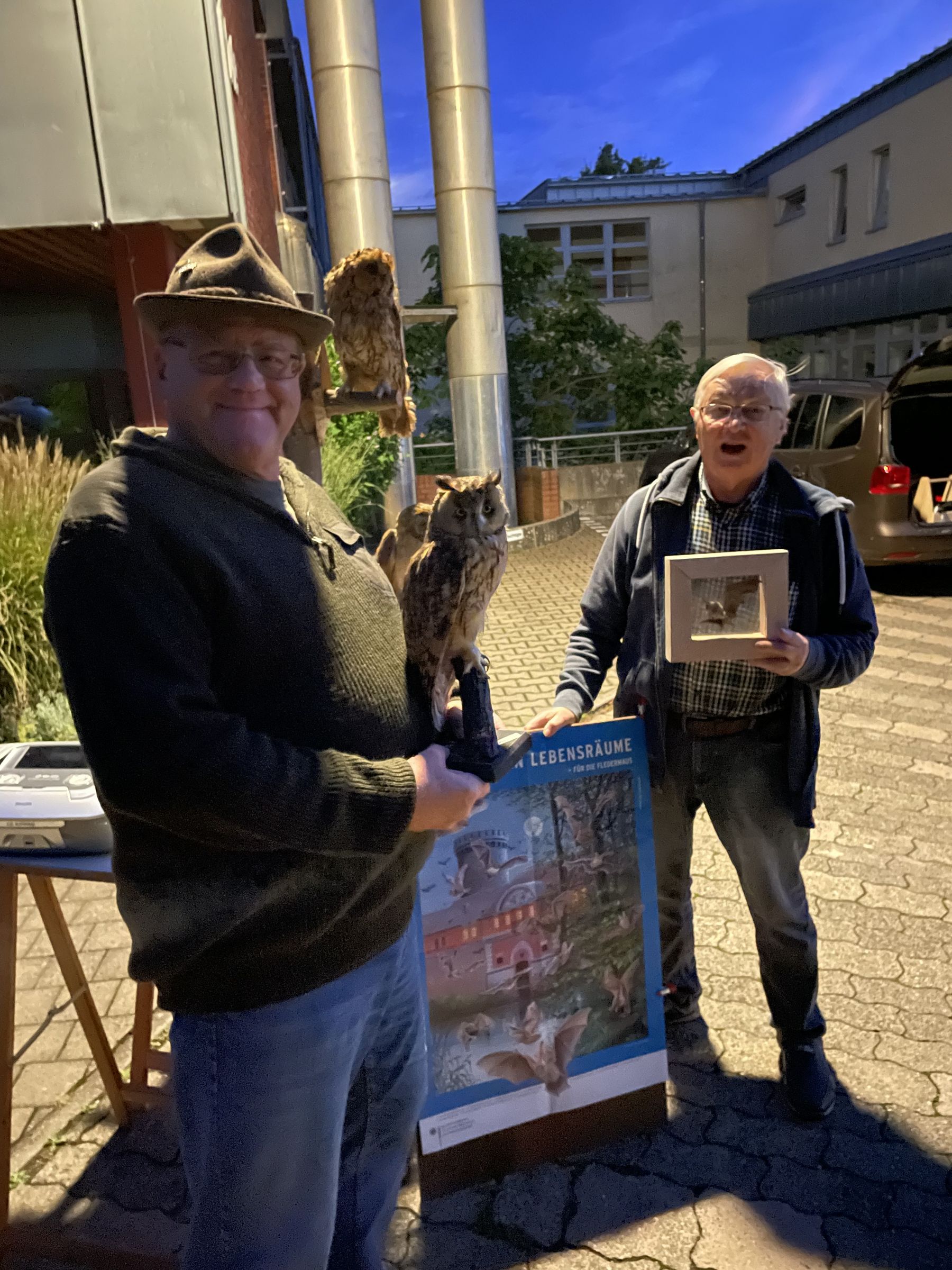 H. Lüttich und E. Zöbelein, Exkursion Wald bei Nacht