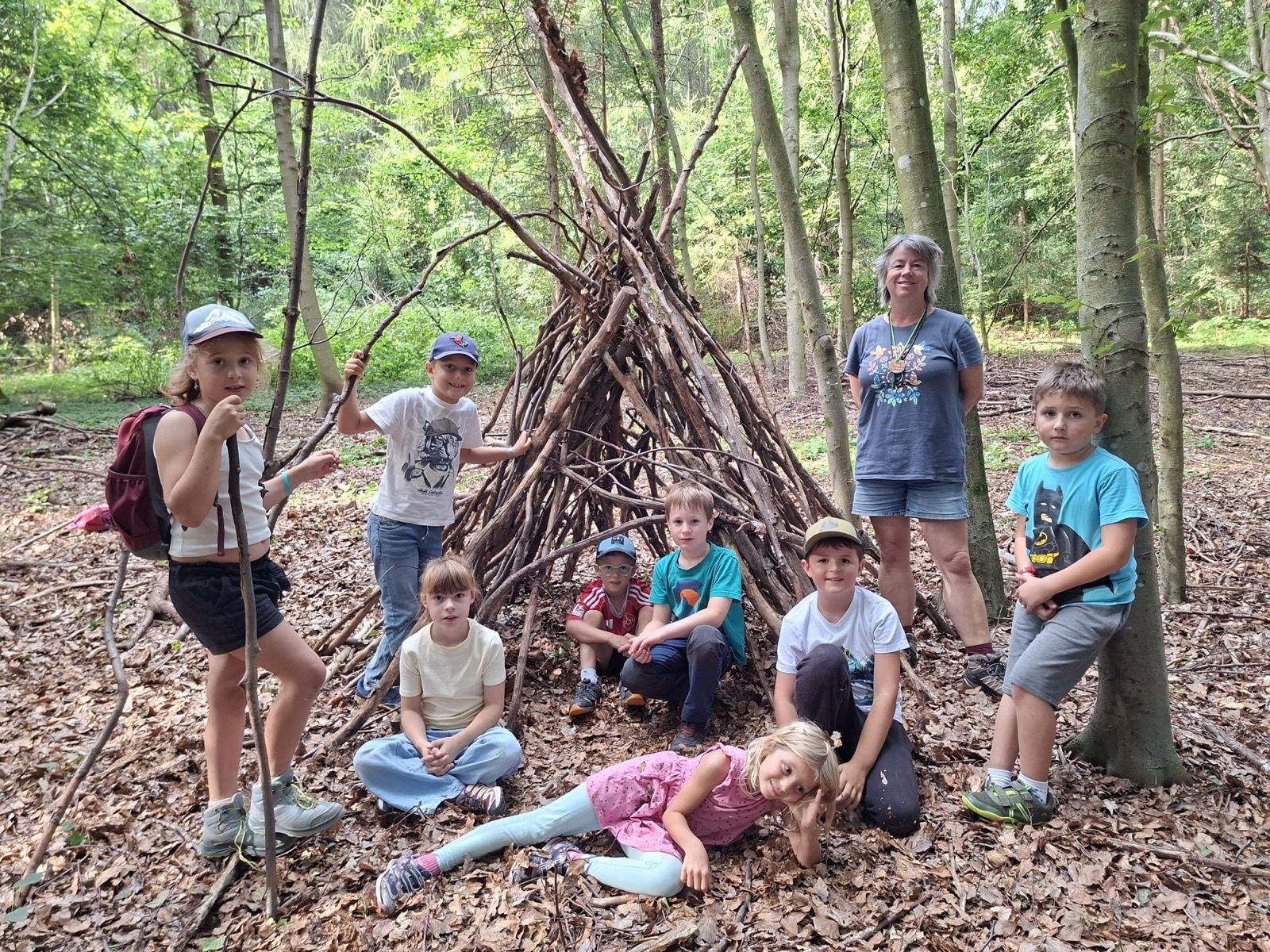 BN-Neunkirchen a. Br. u. U., 11.09.2026, Die Kinder bauten begeistert ein Tipi, Foto: Christoph Schmidtlein BN-Neunkirchen a. Br. u. U., 11.09.2026, Die Kinder bauten begeistert ein Tipi, Foto: Christoph Schmidtlein