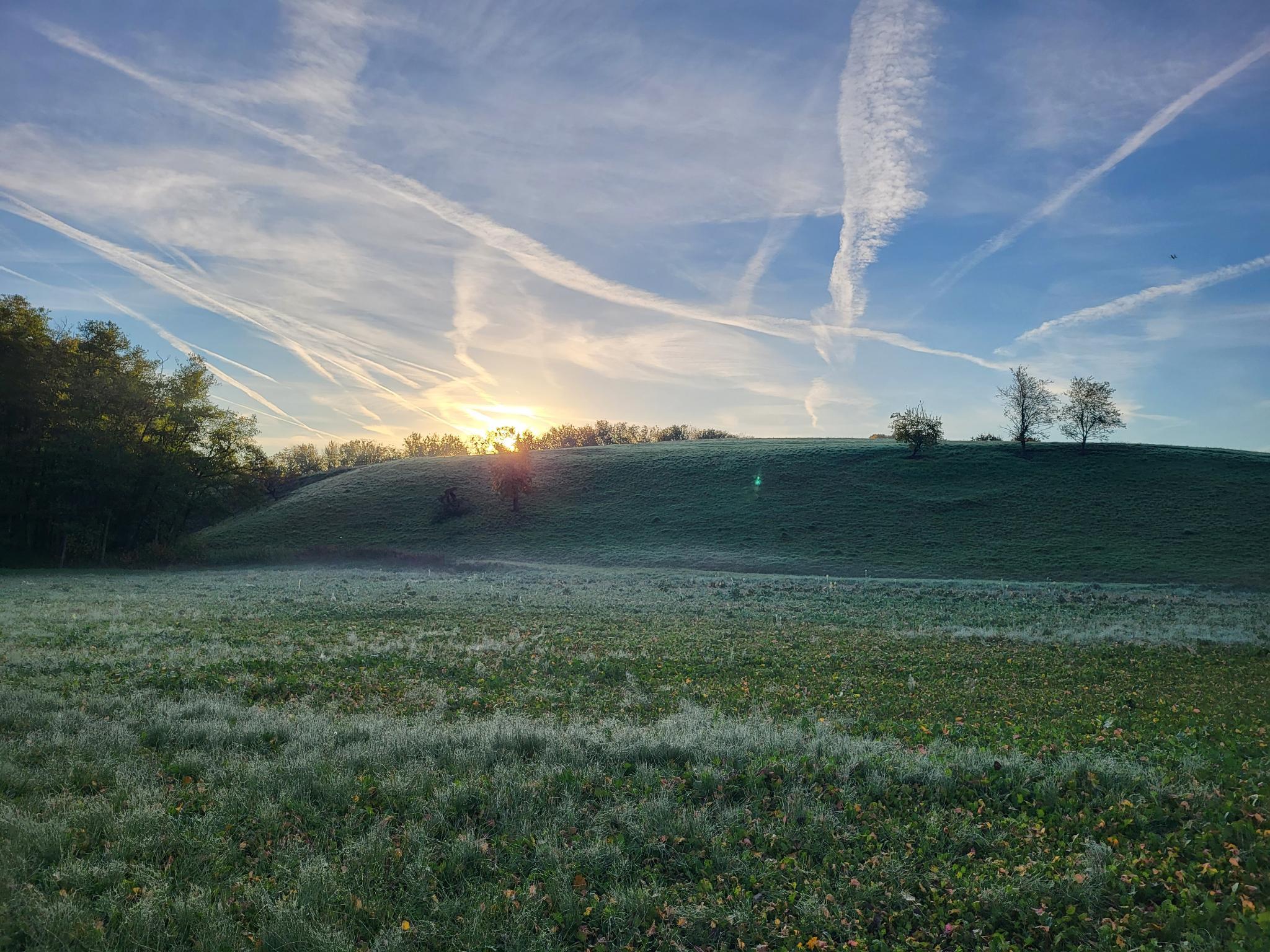 BN-Neunkirchen a.Br. u.U. November 2022, Herbst-Sonnenaufgang am Kirchberg in Dormitz; Fotografin: Lana Engelhardt